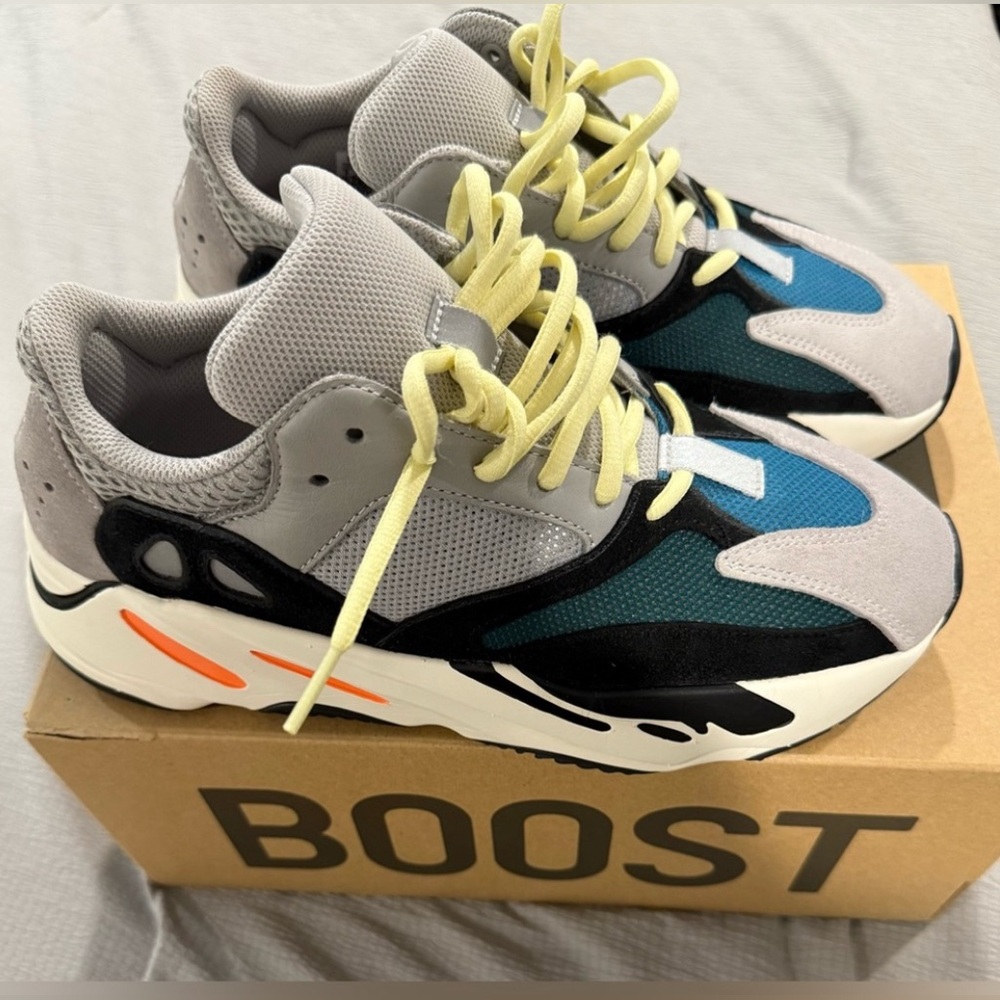 Adidas Yeezy Boost 700 ‘Wave Runner’ 2023. Men’s Size 8. 100% Authentic